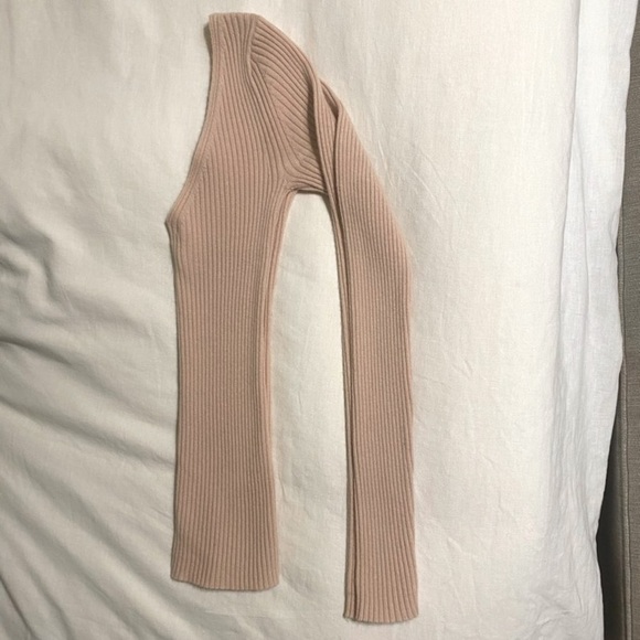 H&M Ribbed V-neck Spring Sweater - Picture 3 of 4